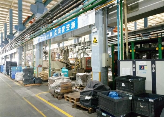 Motor Induksi Vakum Auto Hopper Loader Feeder Untuk Ekstrusi Injeksi Plastik