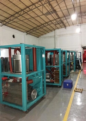 1000kg Kapasitas Hopper Hygroscopic Plastic Dehumidifying Dryer Untuk Bule atau Plastik Abu-abu