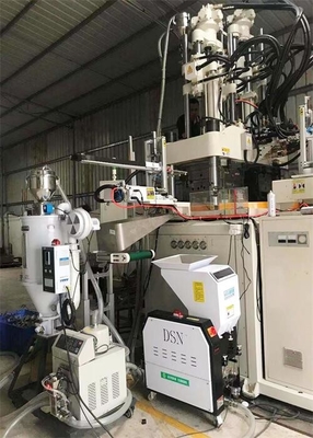 Plastik Dehumidifying Hopper Dryer Untuk Produksi Berskala Besar Pengeringan Silo Warna abu-abu