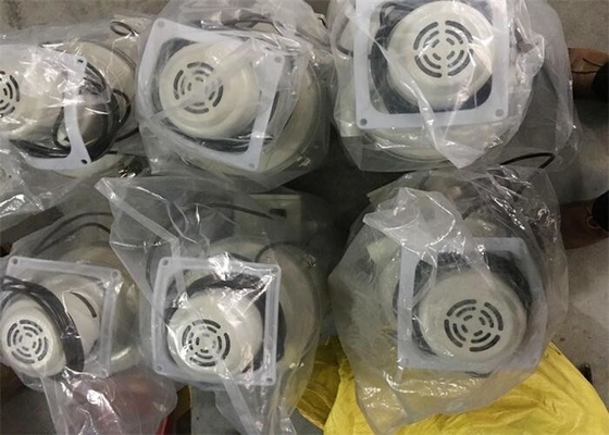 Mesin Pemuat Otomatis Vakum Tunggal Resin Plastik 200 Kg / H Throughput