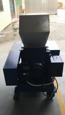 7.5KW Plastik Cacat Mesin Granulator Pulverizer Kecepatan Tinggi OG-10FS Warna Abu-abu