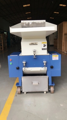 7.5KW Plastik Cacat Mesin Granulator Pulverizer Kecepatan Tinggi OG-10FS Warna Abu-abu
