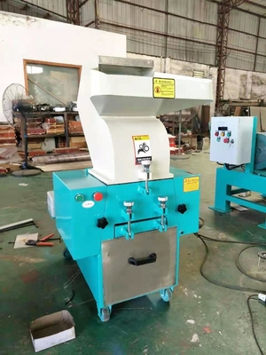 SKD-11 Granulator Kecepatan Tinggi 3.75KW Granulator Penghancur Plastik Untuk Pemotongan Cacat