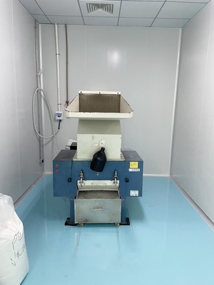 Penggiling Plastik Berkecepatan Tinggi Tengah Dan Granulator Pelletizer Shredders untuk Pemotongan