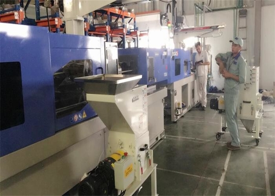 Sariawan Dan Cacat Penggiling Granulator Plastik Kecepatan Rendah 2.2KW Warna Putih OG-3LS