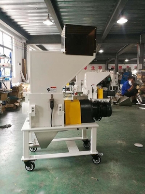 Putih 1.5KW Penggiling Granulator Plastik Kecepatan Rendah OG-1LS Kapasitas 20 Kg / H