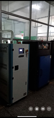 Sistem dehumidifikasi biru atau abu-abu dengan pilihan catu daya yang dapat disesuaikan