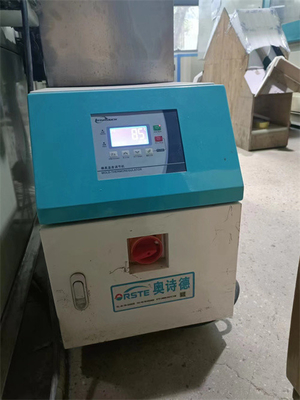 Kontroler suhu cetakan tabung tembaga 50-180 derajat C Dengan daya pendingin 1-5 HP Dan daya pompa